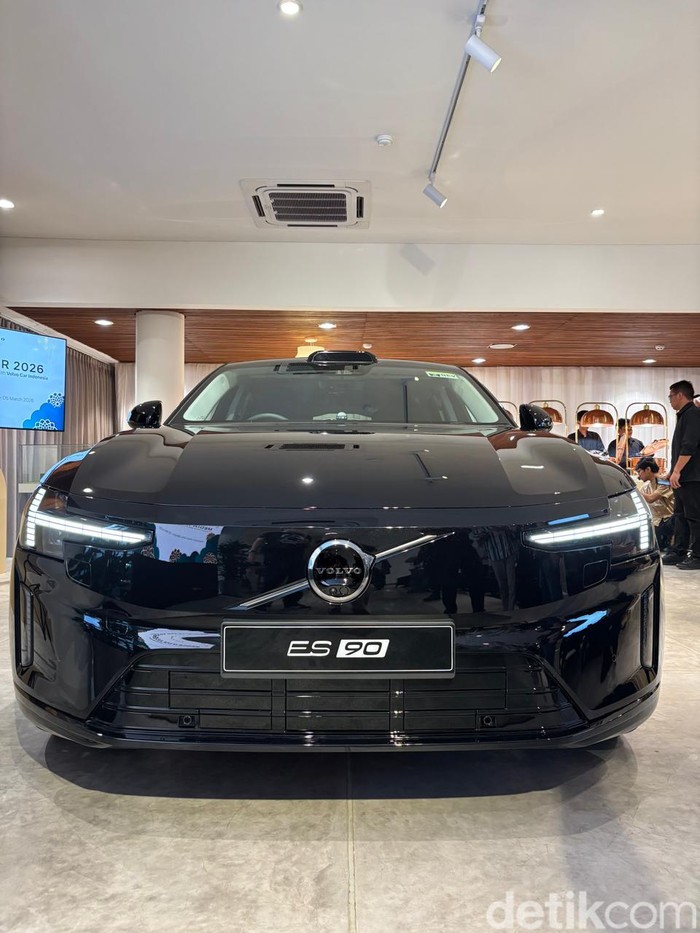 Sedang listrik Volvo ES90 hadir di Indonesia.