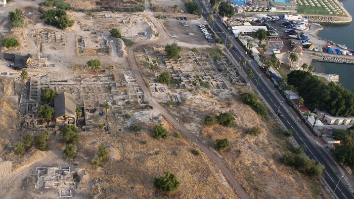 Situs di Israel, tempat ditemukannya sebuah fondasi dari masjid yang dibangun pada paruh kedua abad ke-7 atau sekitar akhir 600-an Masehi.