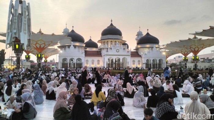 Masjid Raya Baiturrahman Terima Sertifikat Penetapan Cagar Budaya Nasional