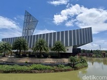 Penampakan Masjid Berbentuk Perahu Raksasa dari Cilacap