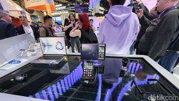 Tecno juga memboyong deretan perangkat AIoT terbarunya, termasuk Megapad 2, Watch GT 1S, dan FreeHear 2.Foto: Virgina Maulita Putri/detikINET
