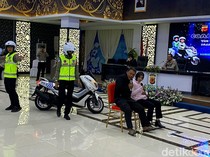 Tim Motor Senyum, Aksi Humanis Srikandi TNI-Polri di Mudik 2026 Jabar