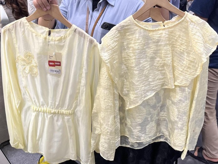 Koleksi serba butter yellow di bazar hijab dan busana muslim, Rendezvous Modest Market X Bank Syariah Nasional mulai dari 3-15 Maret 2026 di AEON Tanjung Barat, Jakarta.