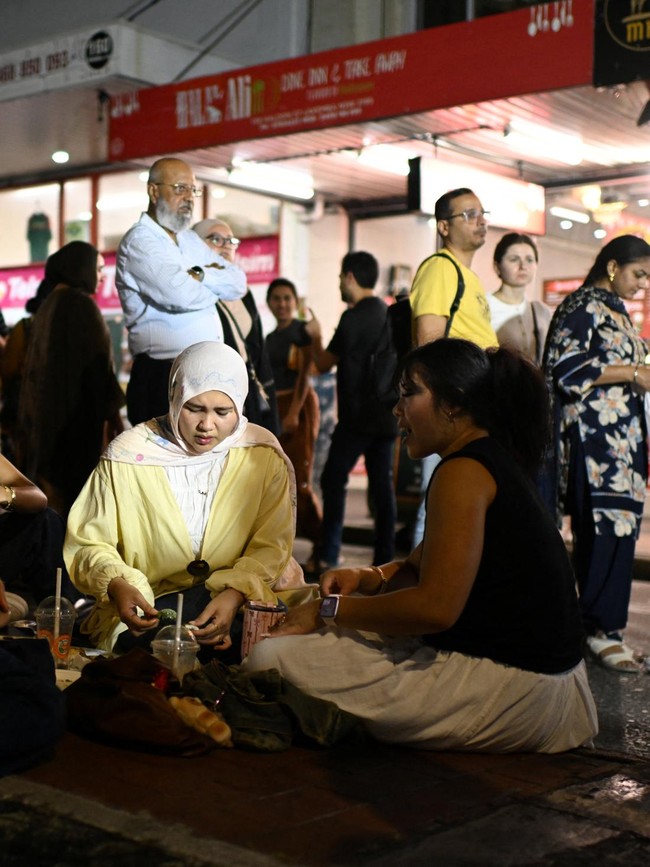 Usai Azan Magrib, Lakemba Sydney Ramai oleh Warga yang Berbuka Puasa