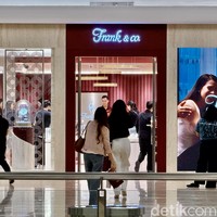 Pesona Berlian Alami dan Kotak Perhiasan, Makna Desain Baru Toko Frank & co