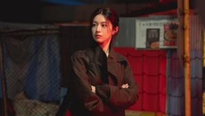Byeon Eun Ah bakal beda banget dengan karakter Cha Mu Hee dan Do Ra Mi di Can This Love Be Translated?. Lewat karakter ini Go Youn Jung menjanjikan akting yang emosional. (Foto: dok. JTBC)