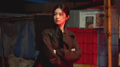 First Look Go Youn Jung di Drakor We Are All Trying Here