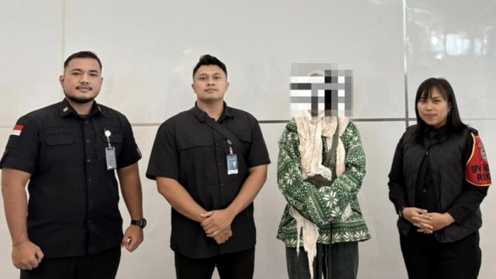 WN Australia inisial SBH (26) yang diamankan Imigrasi Bima di kawasan Lakey, Kabupaten Dompu, belum lama ini. (Dok. Imigrasi Bima)
