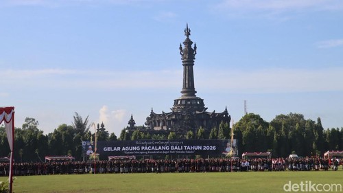 Apel Gelar Agung Pecalang Bali di Lapangan Puputan Margarana Niti Mandala Renon, Denpasar, Sabtu (7/3/2026). (Foto: Ahmad Firizqi Irwan/detikBali)