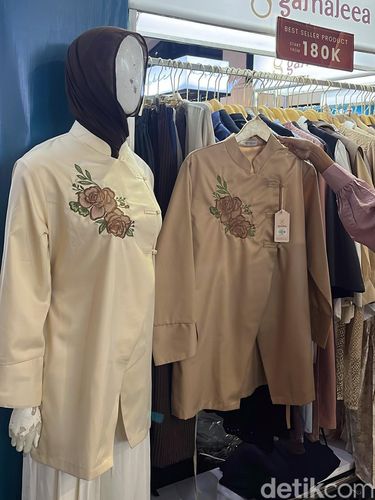 Berburu koleksi Lebaran model cheongsam di bazar hijab dan busana muslim, Rendezvous Modest Market X Bank Syariah Nasional mulai dari 3-15 Maret 2026 di AEON Tanjung Barat, Jakarta.
