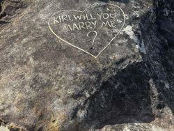 Deretan Lamaran Ter-Cringe, Mana yang Paling Awkward?