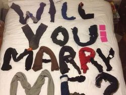 Deretan Lamaran Ter-Cringe, Mana yang Paling Awkward?