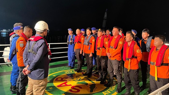 Evakuasi kapten kapal tanker Rusia di perairan Merak (dok. Basarnas Banten)