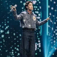 Pria yang meninggal di usia 35 tahun ini kerap menampilkan gaya nyentrik dan edgy yang selalu diselipkan nuansa playful. Foto: Instagram/@vidialdiano