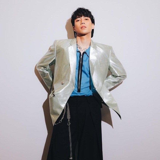 Mengenang Vidi Aldiano, Duta Persahabatan yang Selalu Nyentrik di Panggung