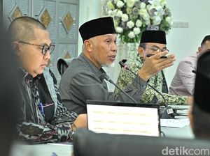 Gubernur Mahyeldi Dukung Pembatasan Akses Medsos bagi Anak di Bawah 16 Tahun