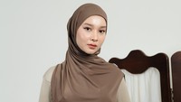 Borong 10 Hijab Hanya Rp 100 Ribu di Bazar Rendezvous Market, Stok Terbatas