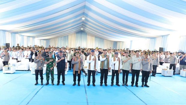 Kapolri Jenderal Listyo Sigit Prabowo meresmikan 57 Jembatan Merah Putih Presisi yang dibangun Kapolda Sumatera Selatan Irjen Sandi Nugroho dan jajaran, (dok.Polri)