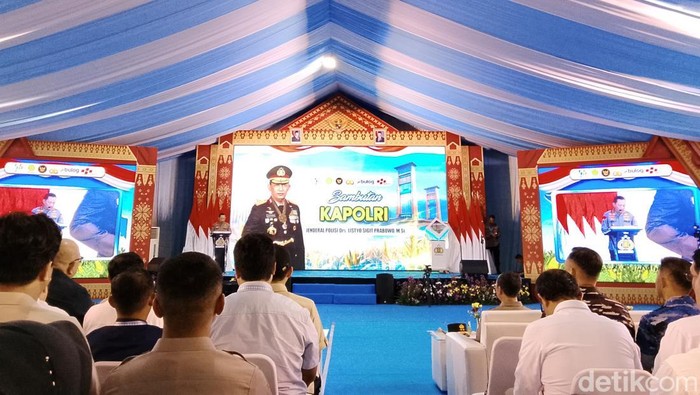 Kapolri Jenderal Listyo Sigit Prabowo sambutan dalam kegiatan penanaman serentak Kuartal I tahun 2026 di Kabupaten Ogan Ilir
