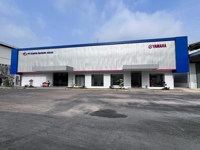 PT Karya Bahari Abadi (KBA), agen tunggal pemegang merek Yamaha Outboard Motor di Indonesia, mendirikan Service Center & Warehouse Sunter Jakarta sebagai service center mesin tempel bersertifikat internasional pertama di Indonesia.