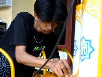 Lampu Hias Paralon Motif Kaligrafi dari Probolinggo Laris hingga Mancanegara