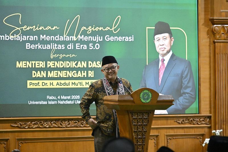 Mendikdasmen Abdul Mu'ti Mendikdasmen Abdul Mu'ti sebut generasi muda terancam oleh fenomena scroll society, apa itu?