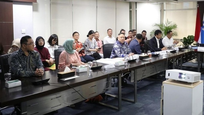 Penandatanganan perjanjian kerja sama (PK) proyek pengolah sampah menjadi energi listrik berbasis teknologi ramah lingkungan (PSEL) Kota Makassar 35 MW di Kemenko Marves (sekarang Kemenko infrastruktur dan kewilayahan), 24 September 2024.