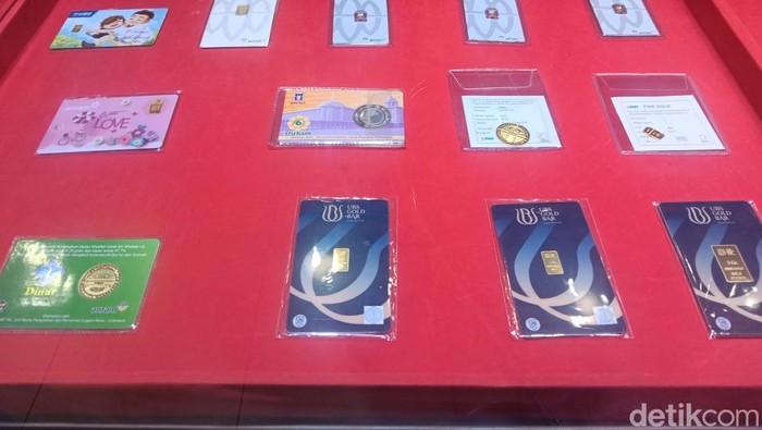 Suasana di Cikini Gold Center, Jakarta Pusat menjelang Lebaran 2026 tampak sedikit berbeda dibandingkan tahun-tahun sebelumnya. Jika biasanya toko-toko emas ramai diserbu pembeli, kini suasana tak begitu ramai.