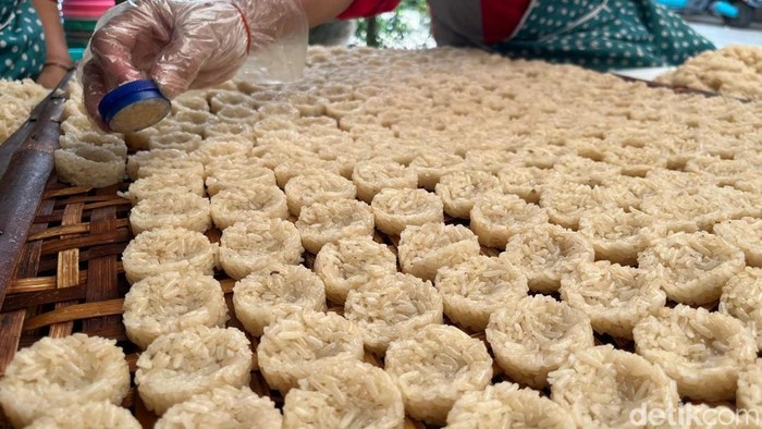 Rengginang Moro Seneng di Mojokerto Laris Manis Jelang Lebaran
