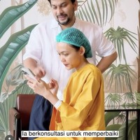 Bukan Korea, Rina memilih menjalani oplas di Indonesia dengan dokter Tompi. Selain rhinoplasty, Rina juga mengaku melakukan tindakan pengencangan untuk bagian bawah matanya. Foto: Instagram/@rinanose16
