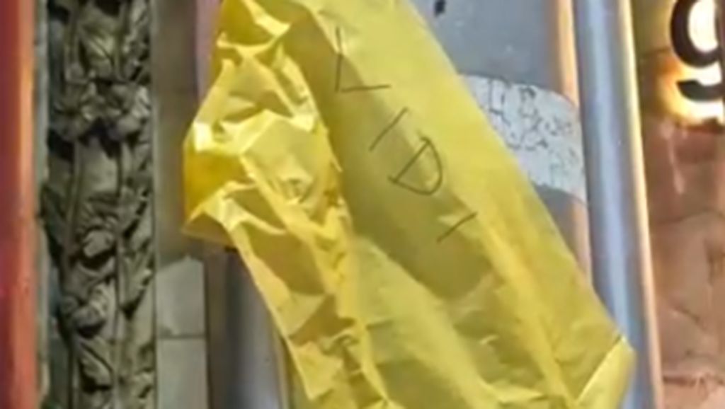 Video: Suasana Rumah Duka Vidi Aldiano