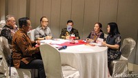Dalam forum tersebut dibahas berbagai aspek, mulai dari kajian sains dasar propolis hingga perjalanan riset dari tahap eksperimental menuju uji klinis berbasis rumah sakit.