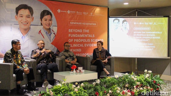 Seminar kesehatan nasional bertajuk “Beyond the Fundamentals of Propolis Science” digelar di Hotel Grand Mercure Harmoni, Jakarta Barat, Sabtu (7/3/2026). Kegiatan ini membahas lebih dalam mengenai ilmu propolis serta bukti klinis yang mendukung penggunaan produk berbasis propolis, salah satunya HDI Propoelix™. Seminar tersebut juga menjadi momentum penting dalam publikasi hasil penelitian klinis ke-25 terkait produk tersebut.