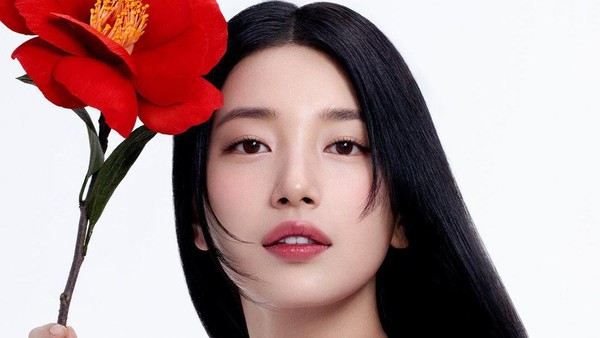 Cantiknya Suzy Jadi Bintang Iklan Sampo Jepang, Rambut Badai Bikin Terpana