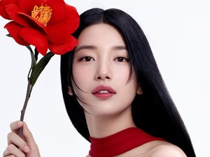 Cantiknya Suzy Jadi Bintang Iklan Sampo Jepang, Rambut Badai Bikin Terpana