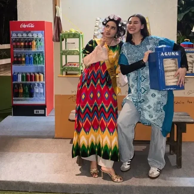 Potret Aaliyah Massaid-Kesya Levronka di Ultah Mahalini, Kompak Pakai Daster