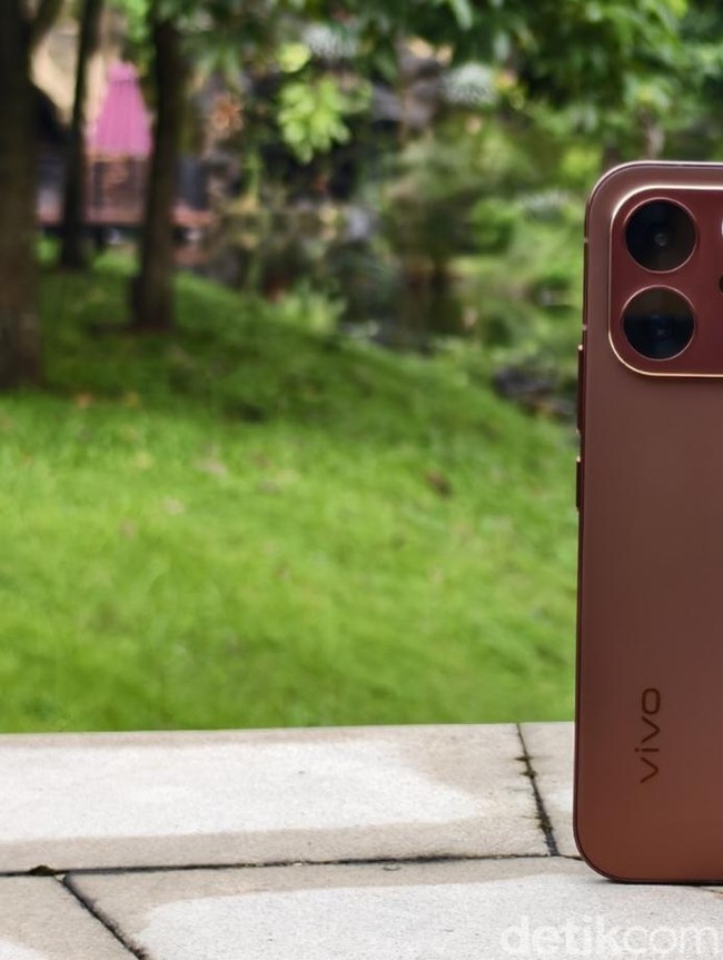 Unboxing Vivo V70 5G, Bawa Zoom 10X Rilis 9 Maret di RI