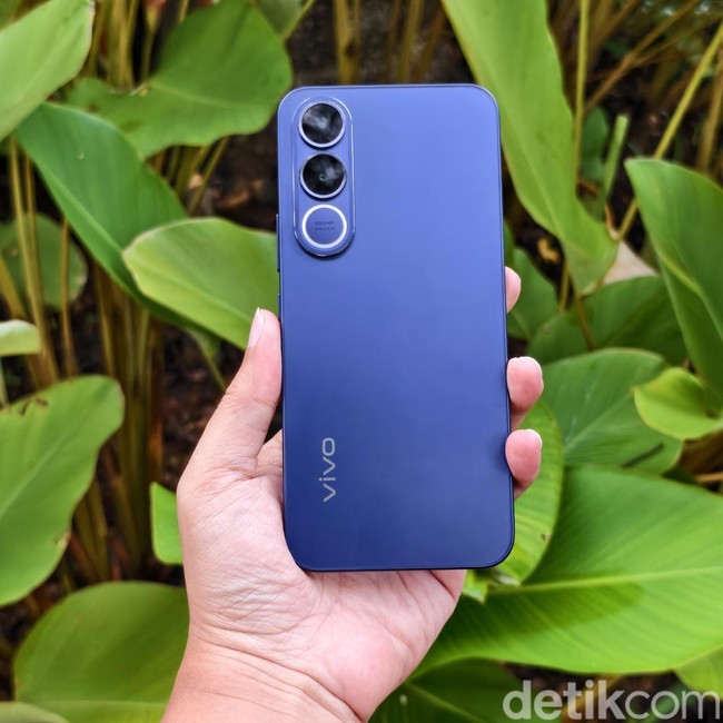 Ini Vivo V70 FE: Bawa Kamera 200 MP Baterainya 7.000 mAh
