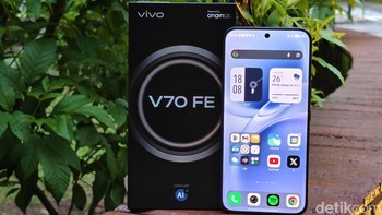 Vivo V70 FE hadir membawa bentanganayar 6,83 inch panel AMOLED 1,5KFoto: Adi FR/detikINET