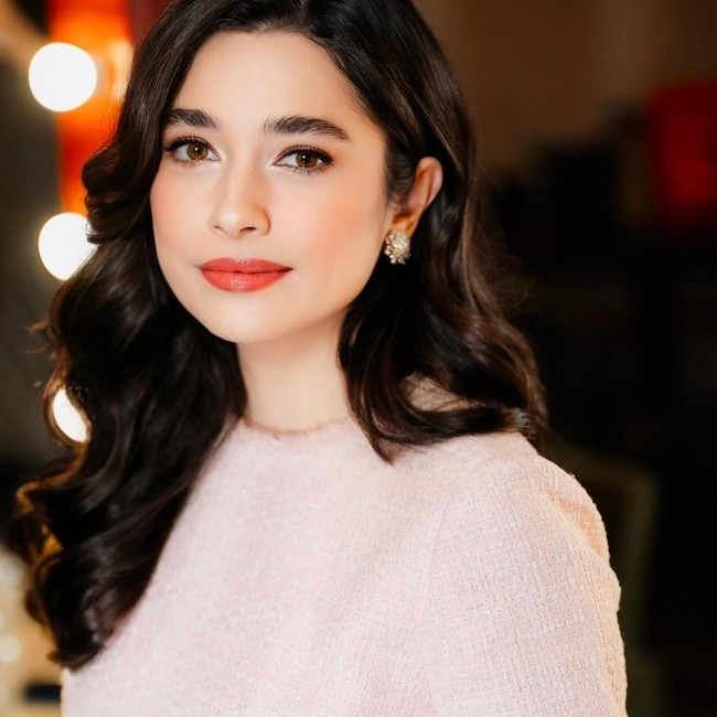 7 Potret Cantik Amanda Rigby, Aktris yang Ramai Dijodohkan dengan Andre Taulany