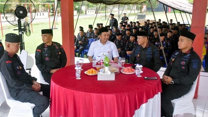 Bupati Luwu Utara (Lutra), Sulawesi Selatan (Sulsel), Andi Abdullah Rahim melakukan safari ramadan di Mako Batalyon D Pelopor Brimob.