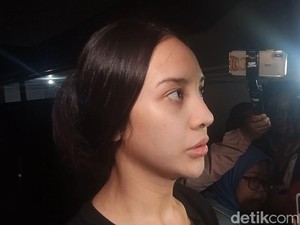Tangis Anya Geraldine Kehilangan Vidi Aldiano