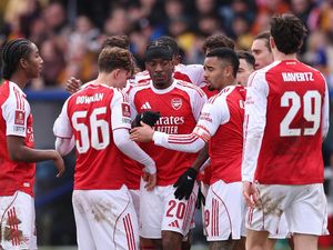 Tumbangkan Everton 2-0, Arsenal Makin Menjauh dari Kejaran Man City