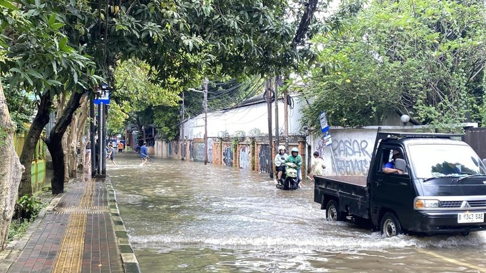 Banjir di Mampang, Jaksel.