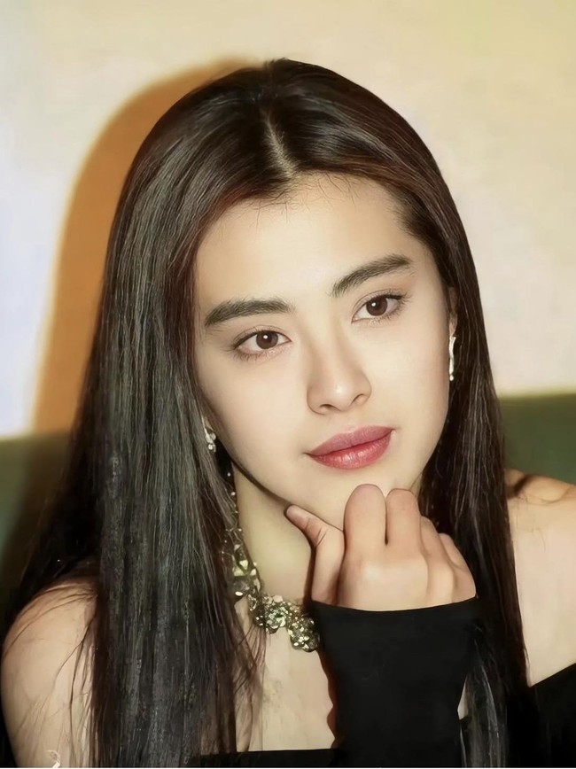 9 Pesona Joey Wong, Ratu Horor Asia yang Awet Muda di Usia 59 Tahun