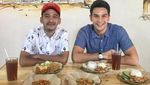 Keseruan Jonathan Frizzy Makan Shabu-shabu hingga Angkringan