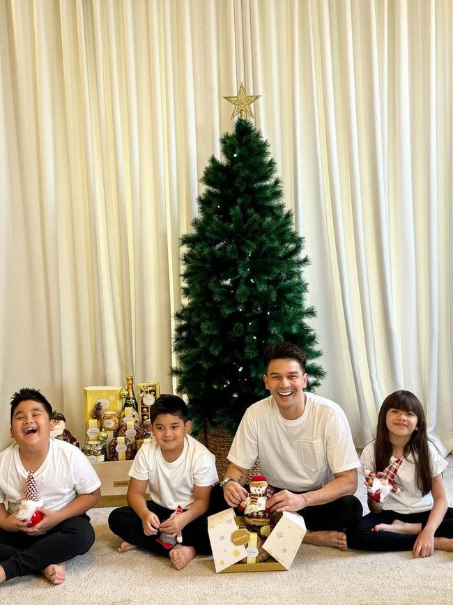 Rindu Jonathan Frizzy 6 Bulan Gak Bertemu Anak