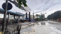 Sebelumnya, perbaikan jalan berlubang di kawasan pintu keluar bus AKAP dan AKDP Terminal Bungurasih mulai dikerjakan sejak Minggu (1/3). Perbaikan dilakukan dengan metode pengecoran dan ditargetkan rampung dalam waktu sekitar tujuh hari.