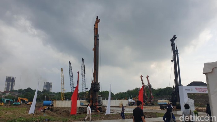 Menteri PKP Maruarar Sirait Groundbreaking Rusun Subsidi di Meikarta, Minggu (8/3/2026). 