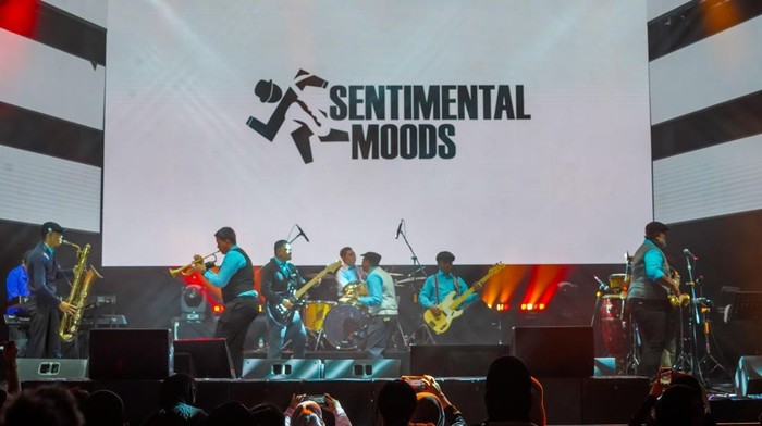 Instalasi dekorasi bertema Ramadan menghiasi area Ramadhan Jazz Festival di pelataran Masjid Cut Meutia, Jakarta, Jumat (6/3/2026). Festival ini menghadirkan perpaduan suasana Ramadan dengan pertunjukan musik jazz dan kegiatan sosial bagi masyarakat.